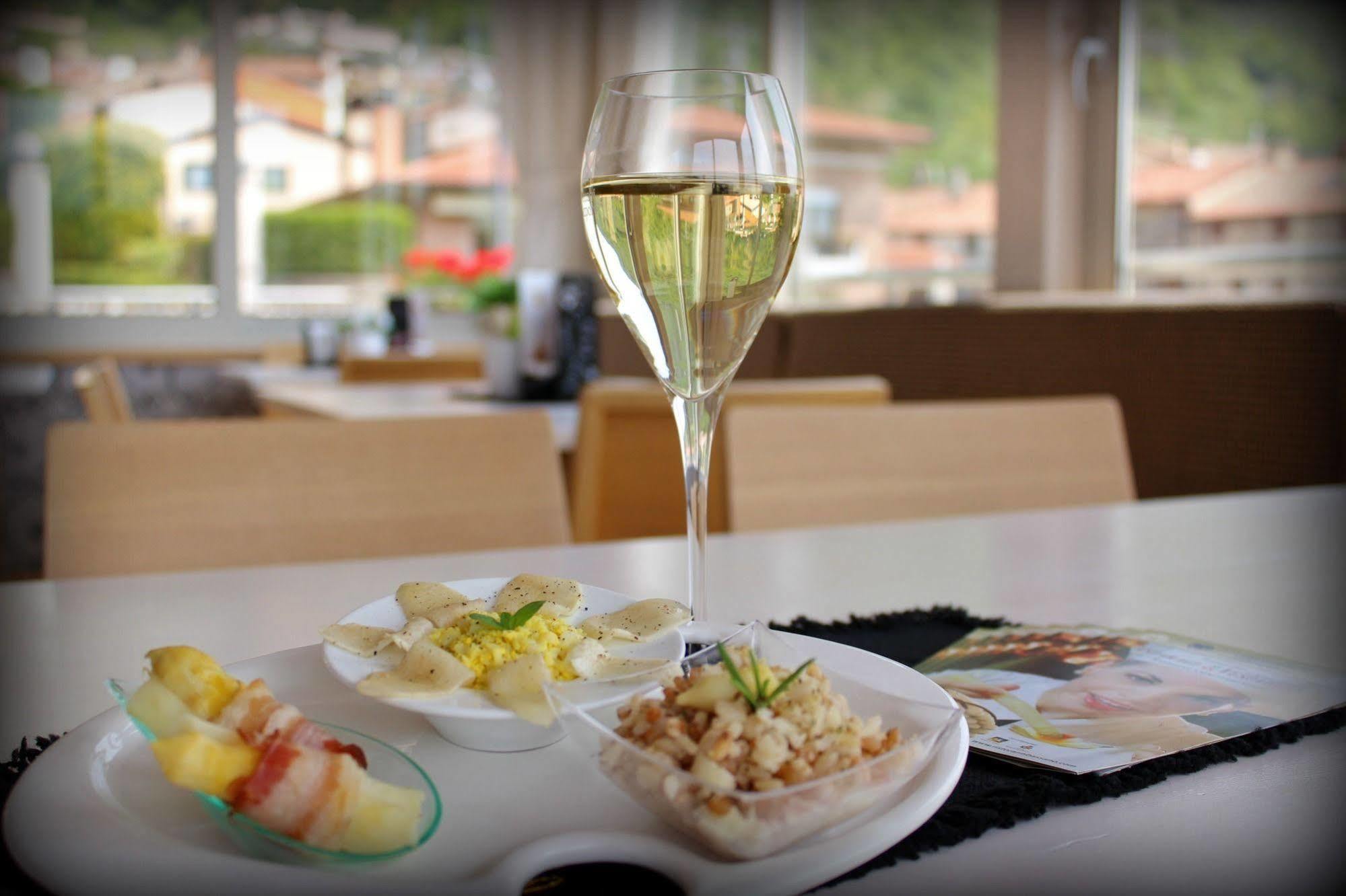 Hotel Miramonti Enoteca Pove del Grappa Eksteriør billede